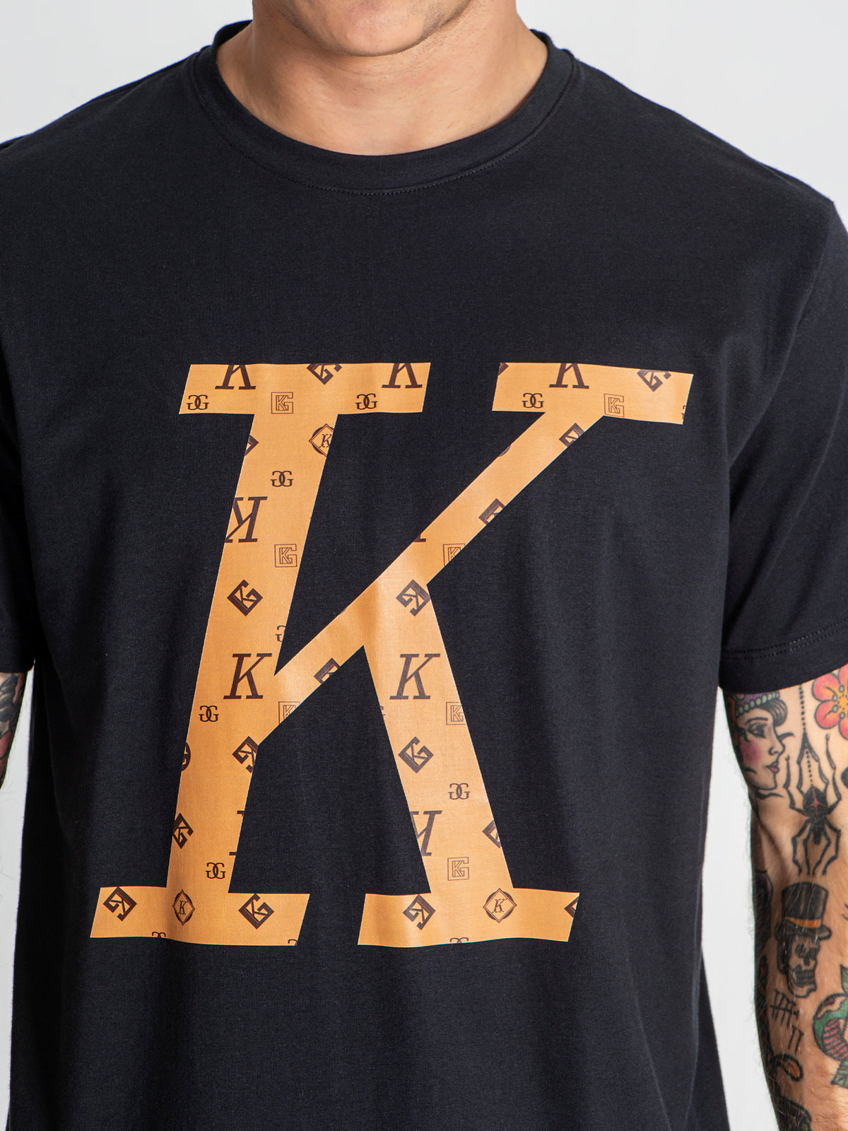 t-shirts / Black ChoKo Tee