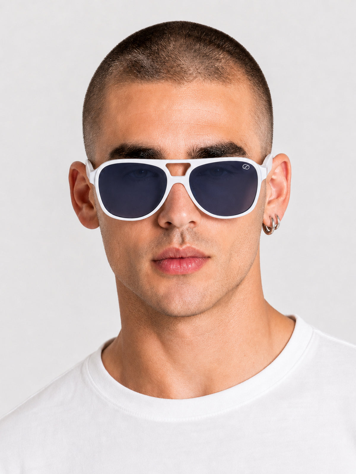 sunglasses / White Sonus Sunglasses