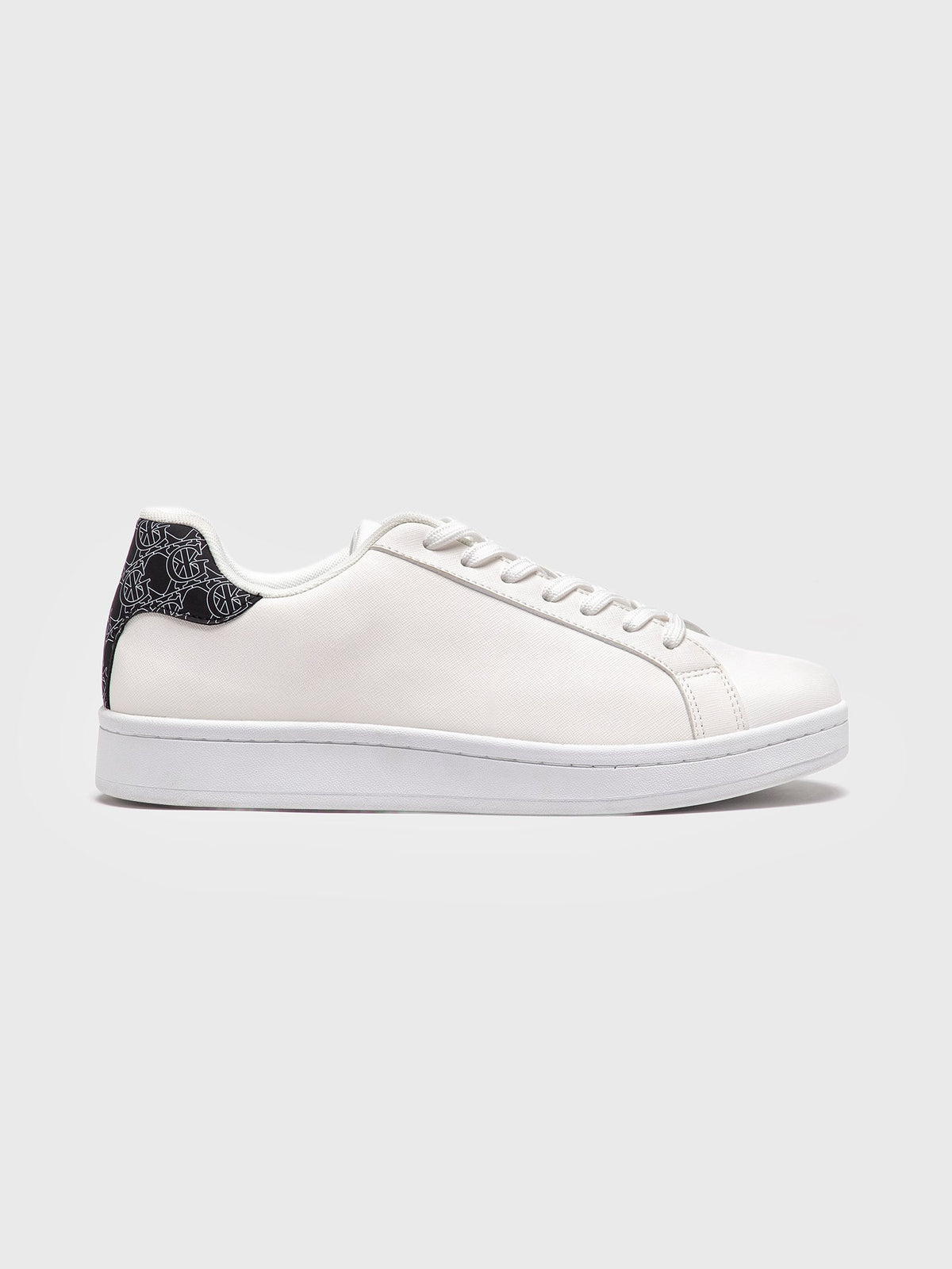 sneakers / White Insignia Edge Sneakers