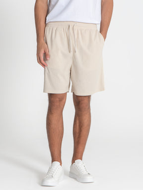 shorts / Beige Crease Shorts