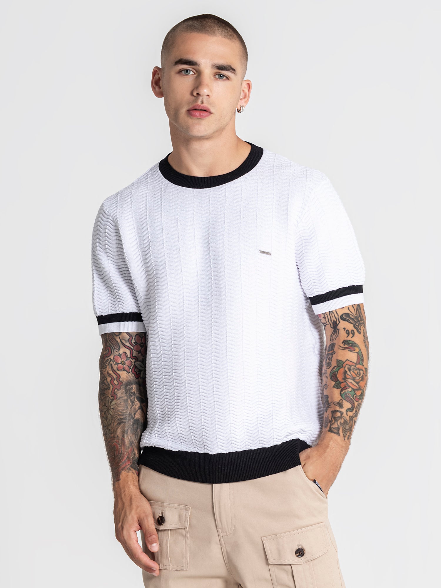 t-shirts / White Edge Knit Tee