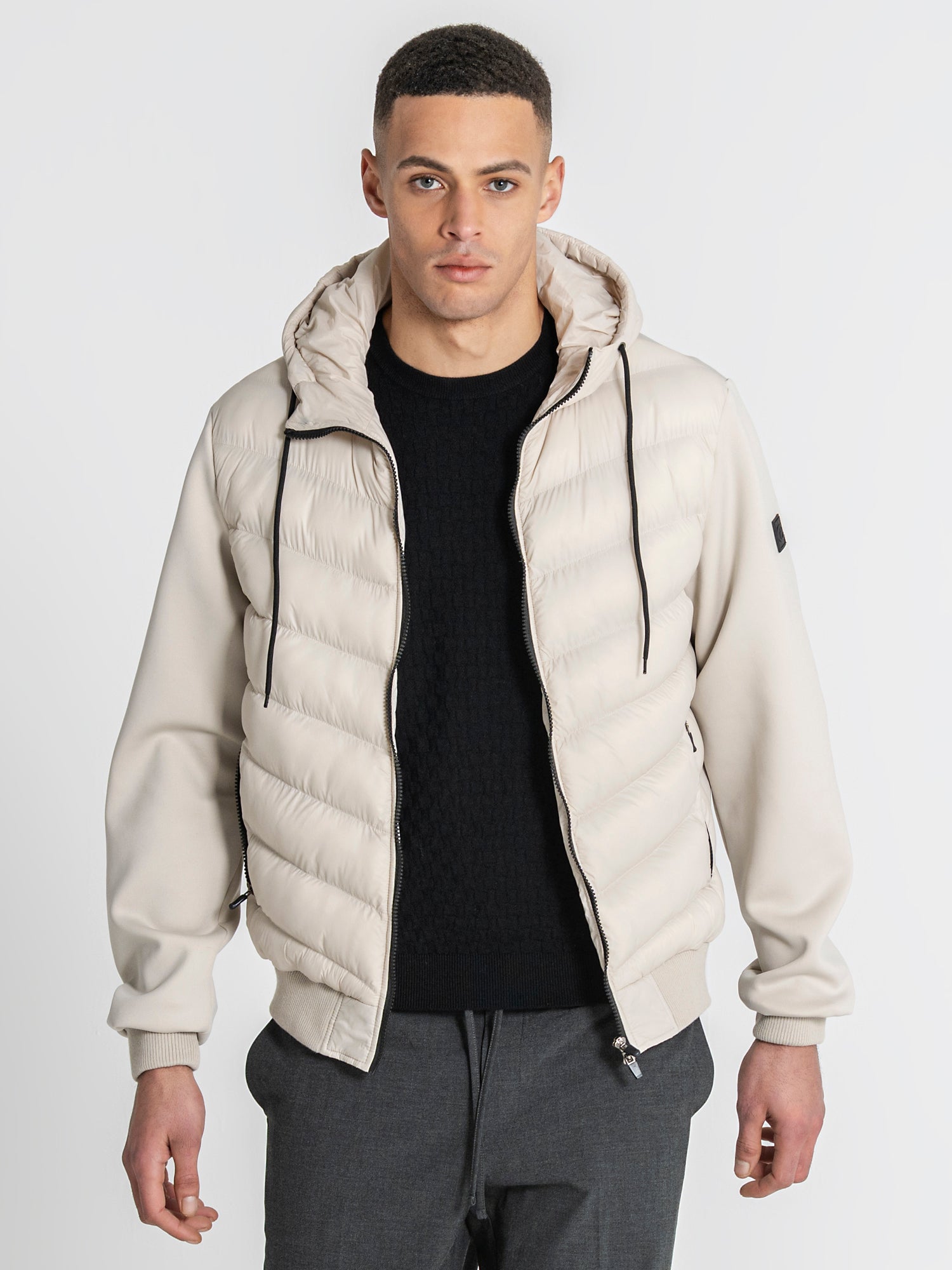 jackets / Beige Aero Hoodie Jacket
