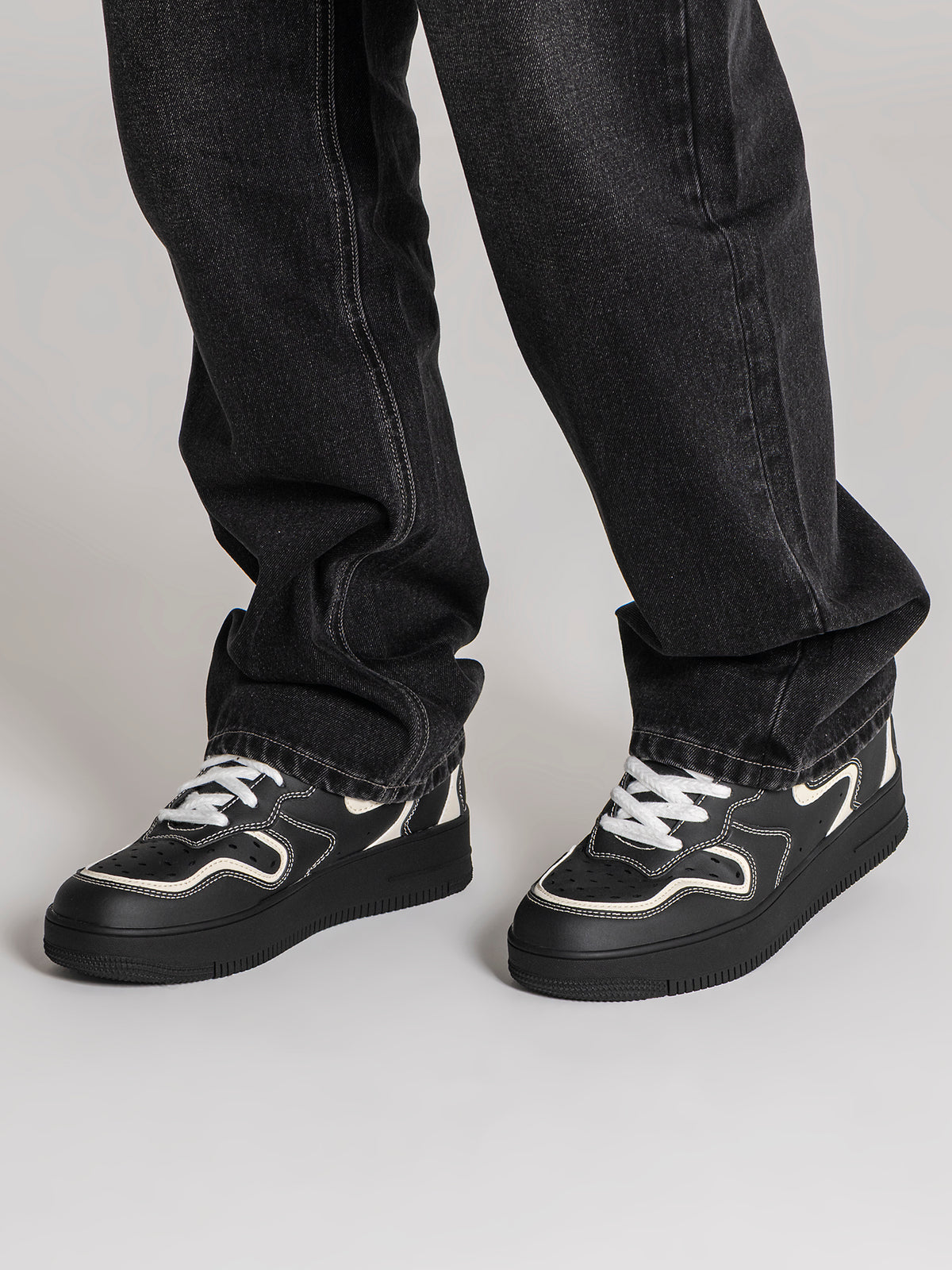 sneakers / Black Dive Sneakers