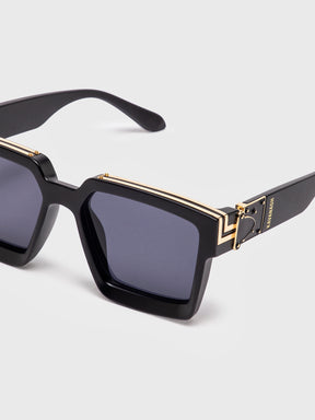 sunglasses / Black Matte Square Sunglasses