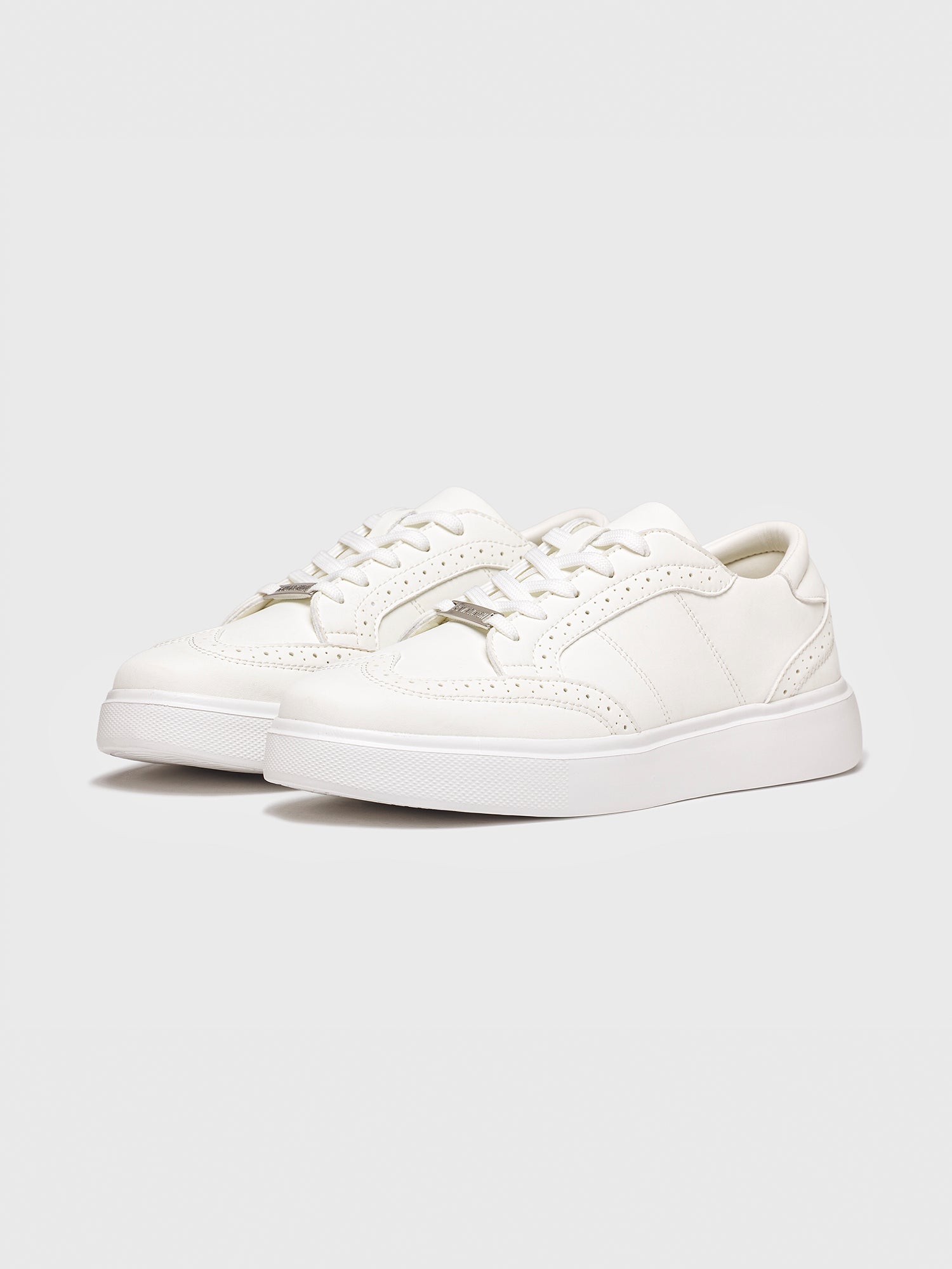 sneakers / White Dots Sneakers