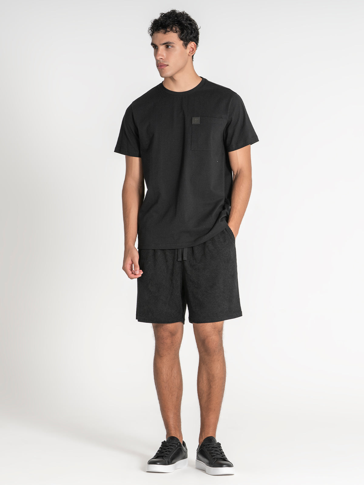 t-shirts / Black Pocket Tee