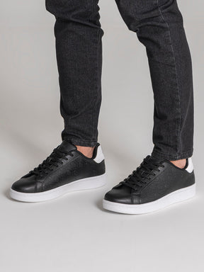 sneakers / Black Insignia Sneakers