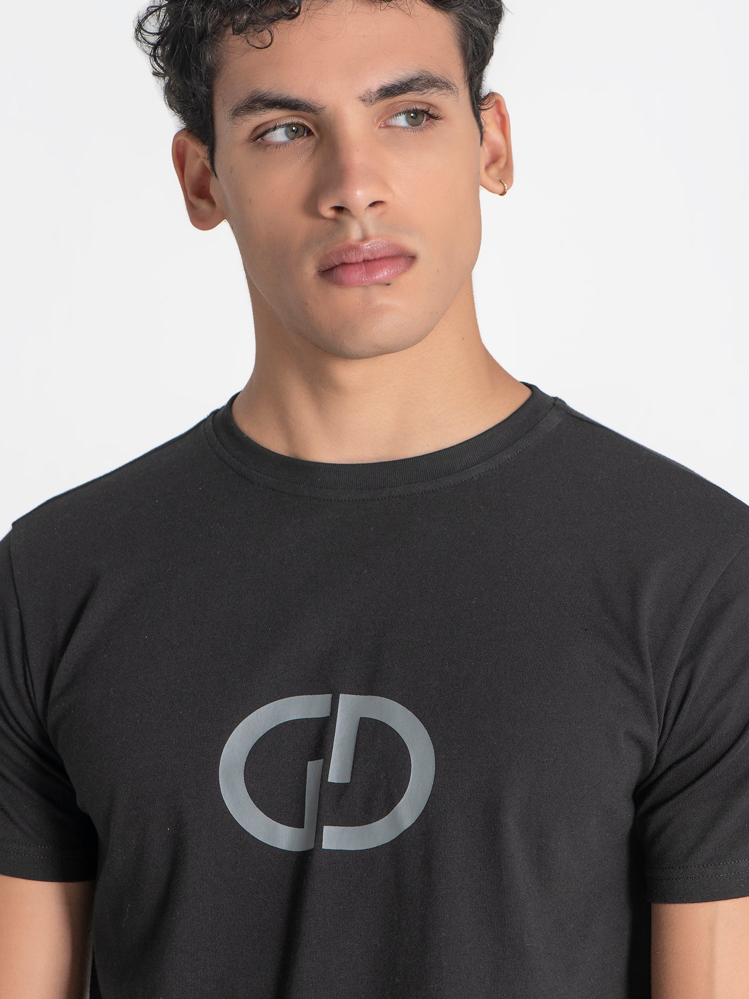 t-shirts / Black Essence Tee
