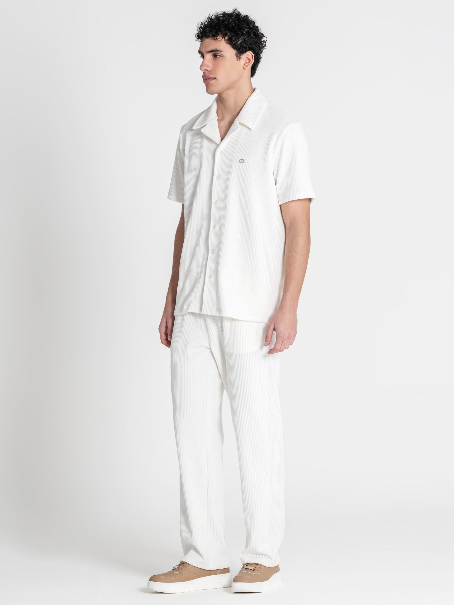 shirts / White Surface Shirt