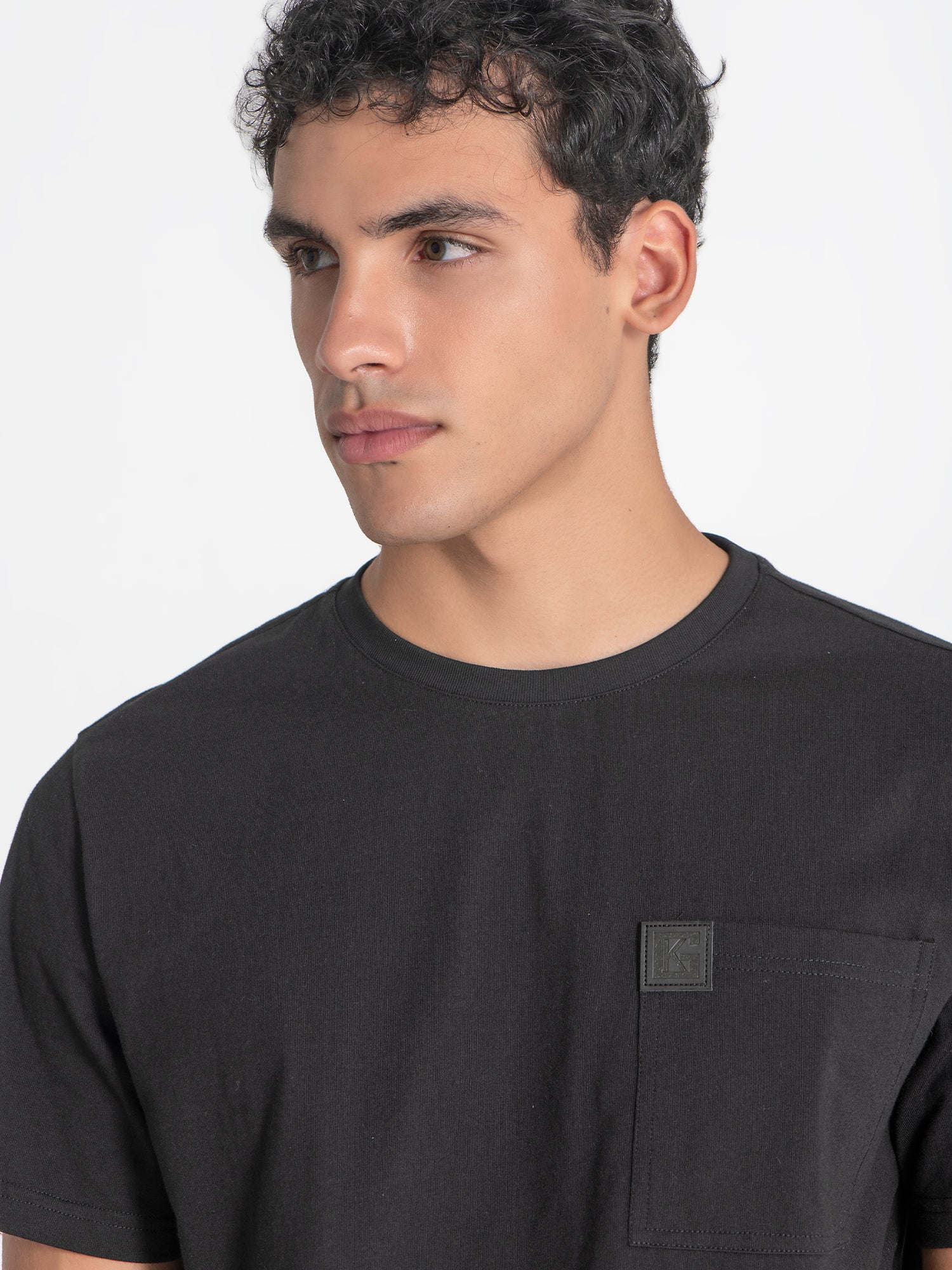 t-shirts / Black Pocket Tee