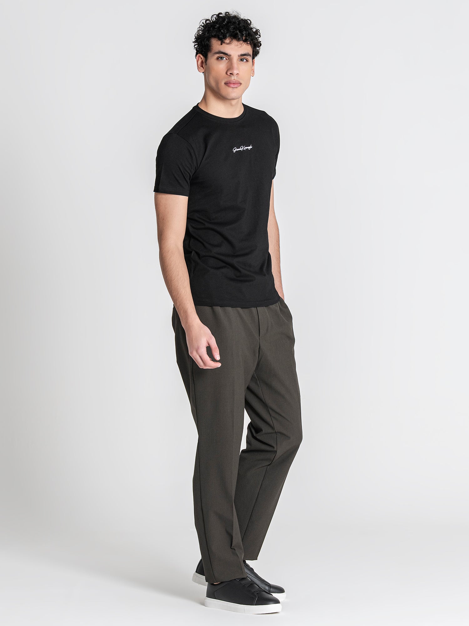 t-shirts / Black Signature Tee