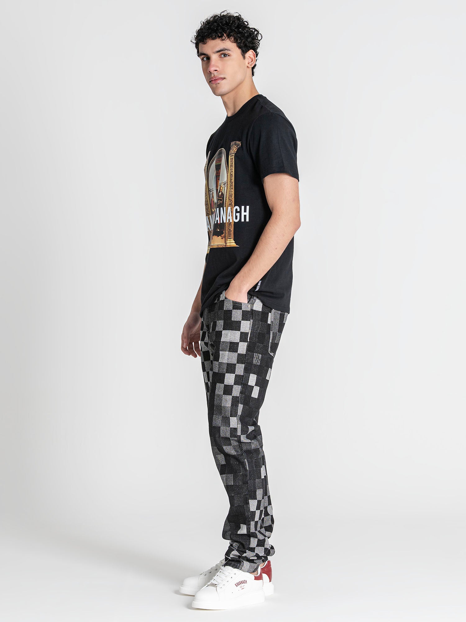 t-shirts / Black Archive Tee