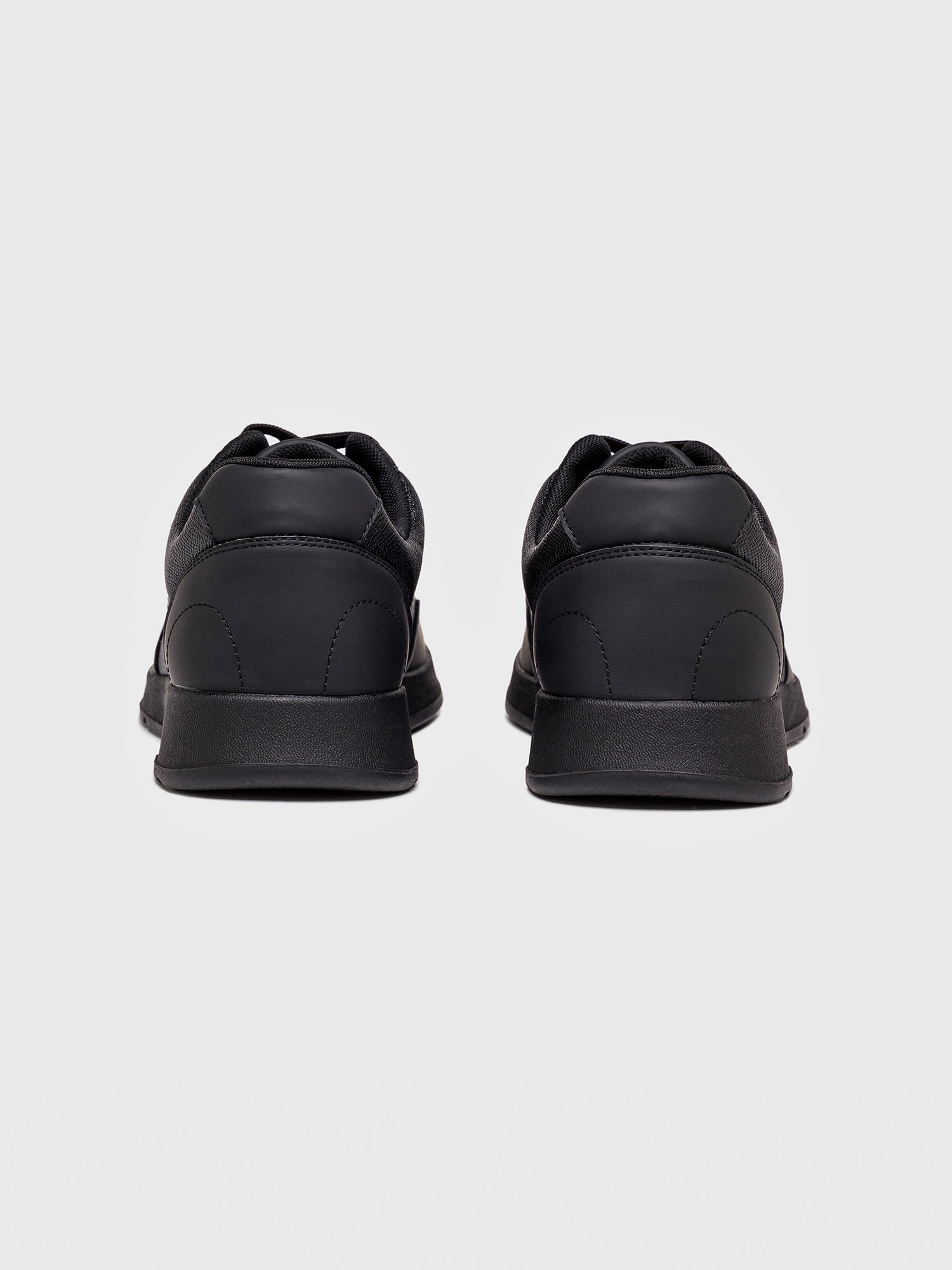 sneakers / Black Foam Sneakers