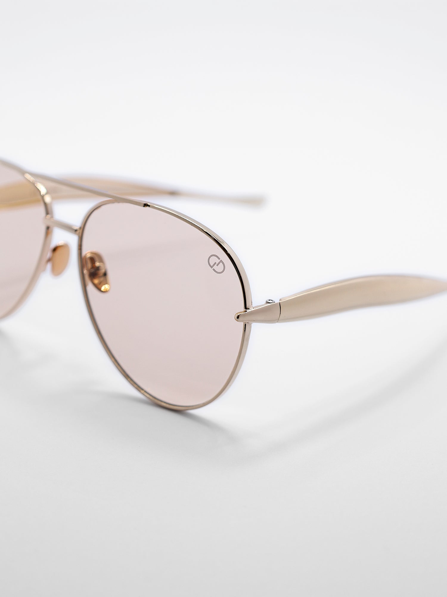 sunglasses / Beige Elura Sunglasses