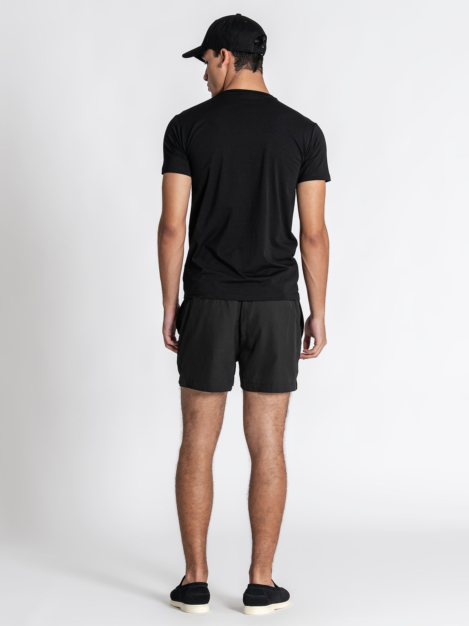 t-shirts / Black Essence Tee