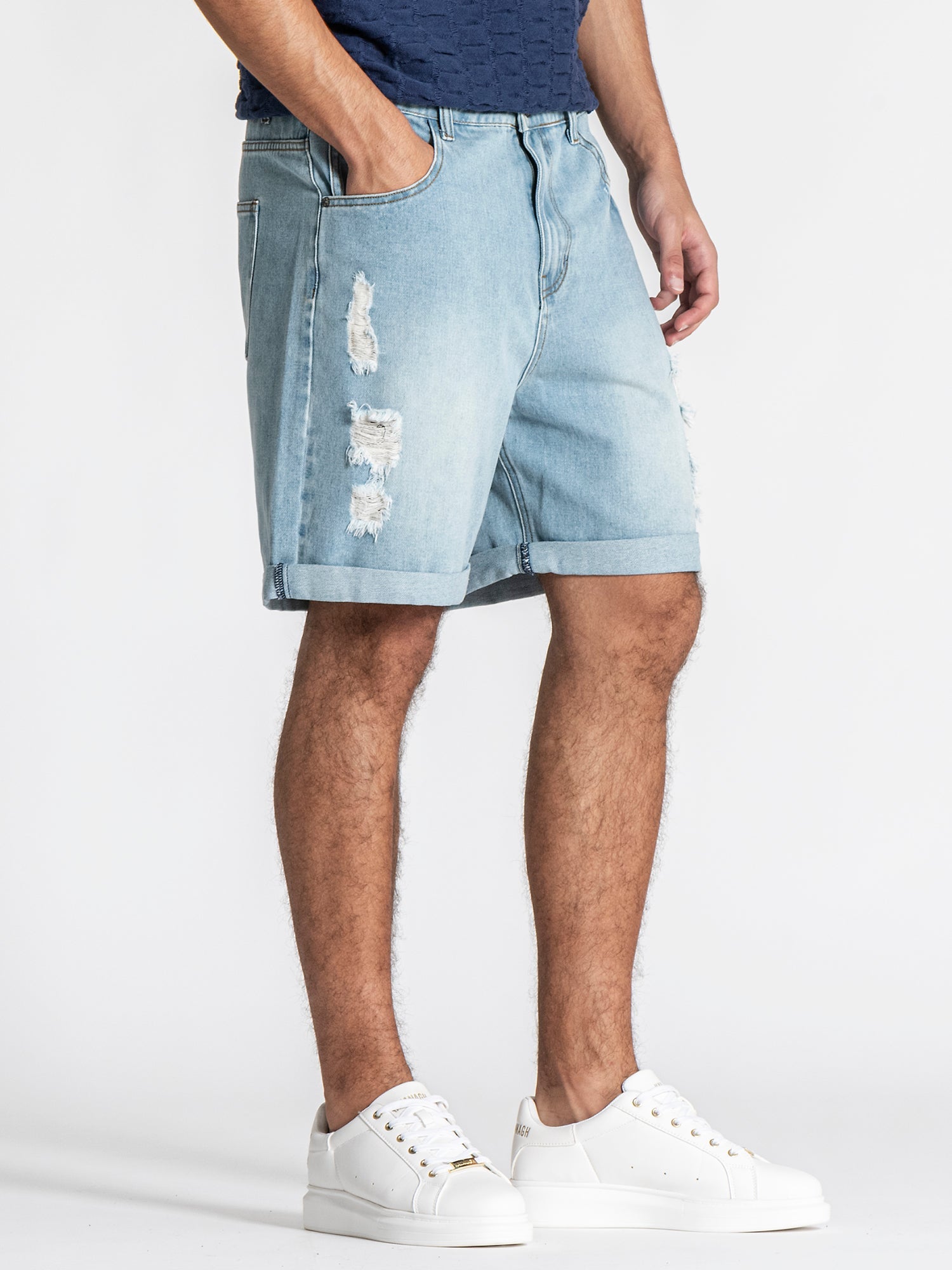 shorts / Light Blue Fray Denim Shorts